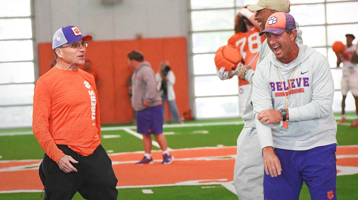 TIGERS HOT MOVE! Clemson Tigers Shocks The Football World With Signing An Outstanding Star Over Florida, South Carolina…