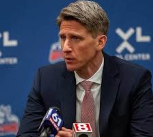 Breaking: Edmonton Oilers Trade Away Another 32 years-Old All-Star To Western Divisional Rivals