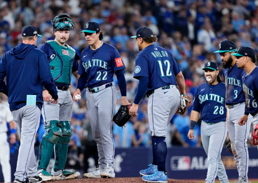 Mariners Set To Land Home Another Surprise Reunion With DH After Declining 2026 Option