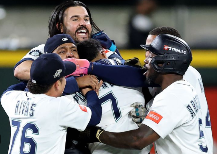 MLB Shockwave; Another Mariners 1st Baseman Breaks Silence, Lands with 7-Years Rival After Declining 2026 Offer